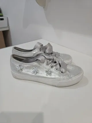 Playeras plateadas joya margarita