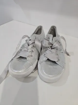 Playeras plateadas joya margarita