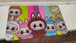 Alfombra Labubu Multiclor