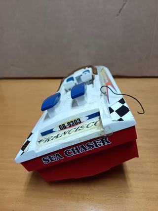 Barco teledirigido