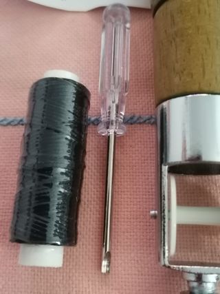 Herramienta de costura para cuero