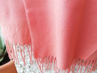 Fular Coral Suave con Flecos