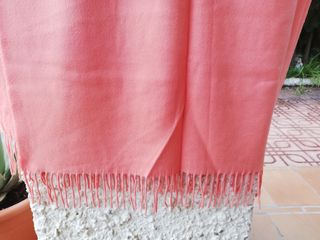 Fular Coral Suave con Flecos