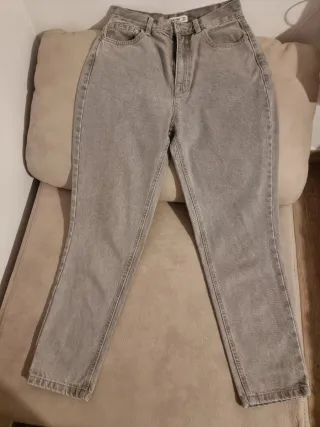 Pantalón Pull&Bear gris