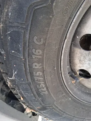 Neumático 225/75 R 16 C