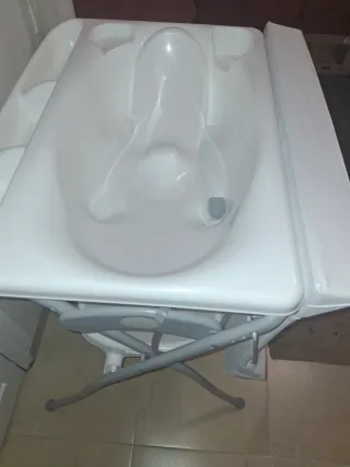 Cambiador de bebé con estructura