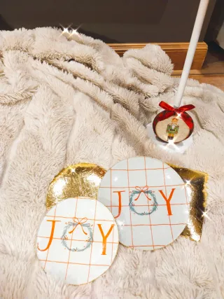 Platos navideños  hechos a mano tecnica decoupage