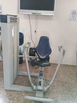 Gimnasio antiguo 11 máquinas