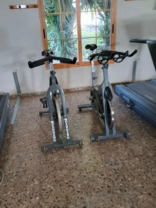 Gimnasio antiguo 11 máquinas