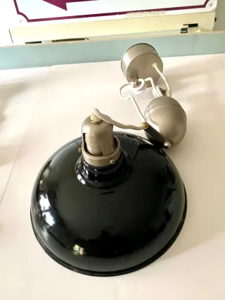 Lámpara Industrial Negra Esmaltada