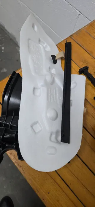 Componenti portiera peugeot 208