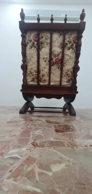 Sillón Mecedora Antiguo Tapizado Floral