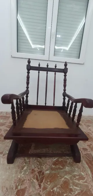 Sillón Mecedora Antiguo Tapizado Floral