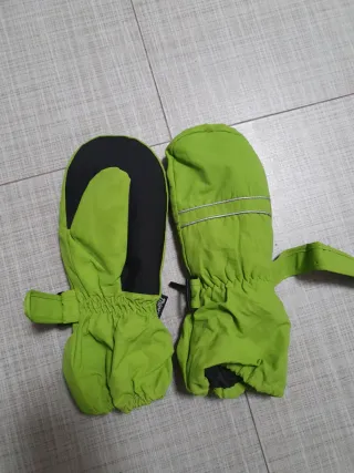 Guanti da neve Thinsulate verdi e neri