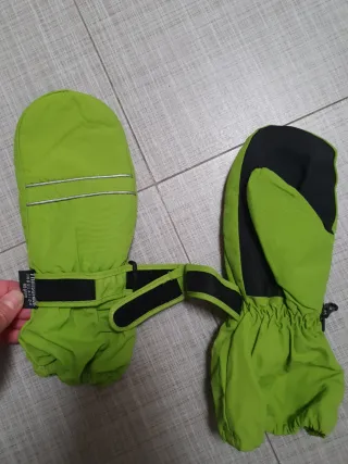 Guanti da neve Thinsulate verdi e neri