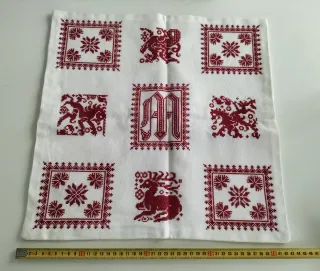 Funda cojín punto de cruz