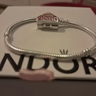 Pulsera Pandora Stranger Things