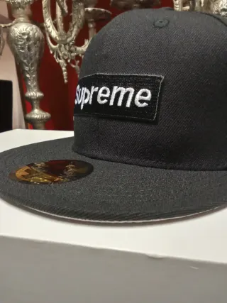 Gorra New Era 59Fifty Negra con Lazo Rosa 7.1/4