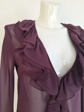 Blusa gasa morada con volantes