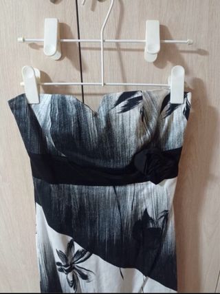 Vestido strapless estampado floral