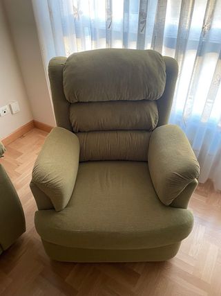 Sillón de tela verde