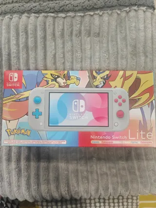 Nintendo Switch Lite Pokemon Spada e Scudo