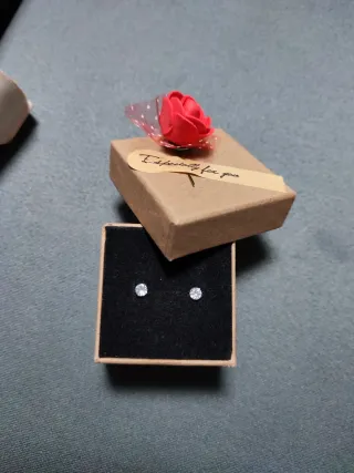 Pendientes de tuerca a rosca