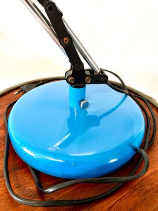 Lámpara de mesa articulada azul