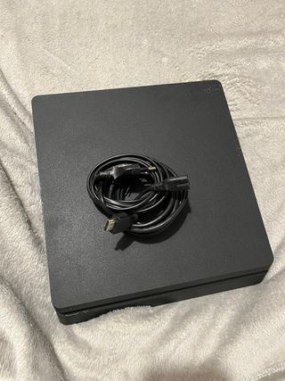 PS4 (PlayStation 4) + mando + 5 Juegos