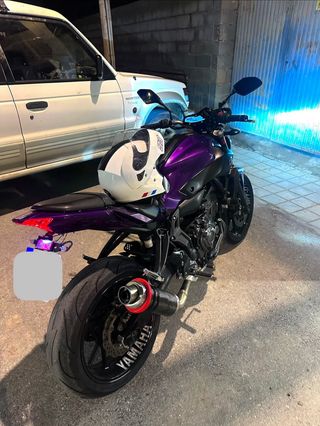 Yamaha MT-07 Morado limitada A2