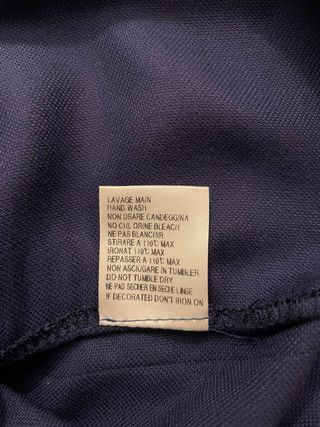 Blusa azul manga larga con bordado