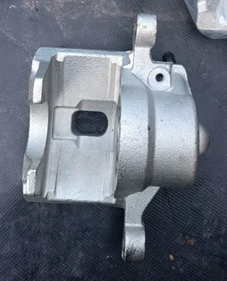 Pinzas de freno derecha e izquierda