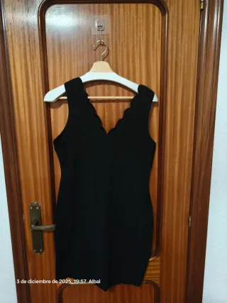 Vestido negro Shein escote ondulado