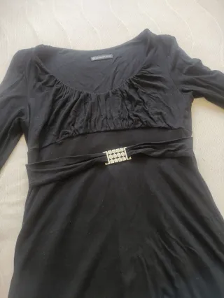 Vestido negro manga larga con pedrería