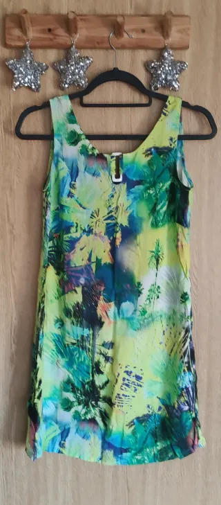 Vestido de verano estampado tropical