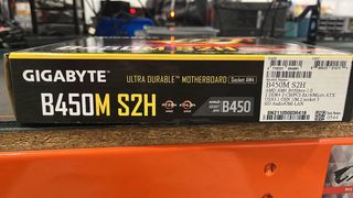 Placa Base Gigabyte B450M S2H