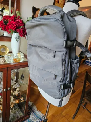 Zaino  viaggio grigio + pompa sottovuoto elettrica