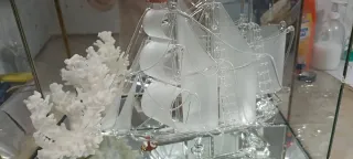 Fragata de cristal decorativa
