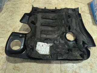 BMW E60-61✅530d Tapa superior motor