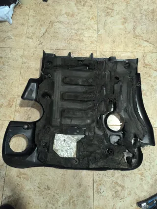 BMW E60-61✅530d Tapa superior motor