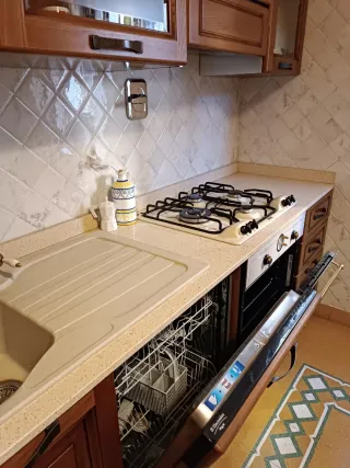 Cucina Rovere 2,10 MT con tavolo allung e 6 sedie