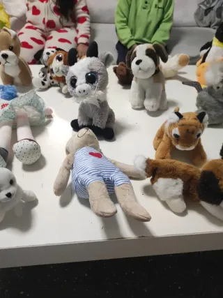 Lote de peluches variados