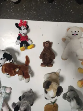 Lote de peluches variados