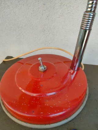 Lampada da tavolo vintage industriale