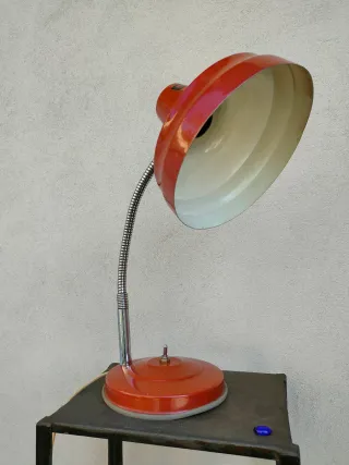 Lampada da tavolo vintage industriale