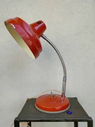 Lampada da tavolo vintage industriale
