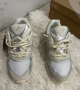 ASICS GEK NYC Talla 44 Beige/Plata