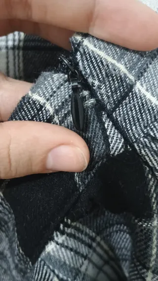 Falda cuadros blanco y negro.