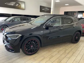 Mercedes-Benz GLA 200 200d 8G-DCT