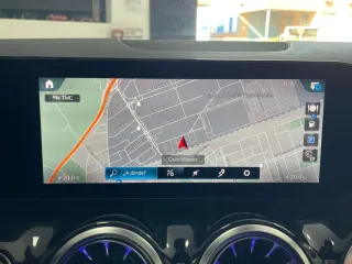 Mercedes-Benz GLA 200 200d 8G-DCT